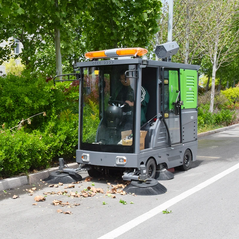 Customized Ride-On New Heavy Duty Battery Powered 2200mm Self-Propelled Municipal Road & Floor Sweeper Dust Suppression System