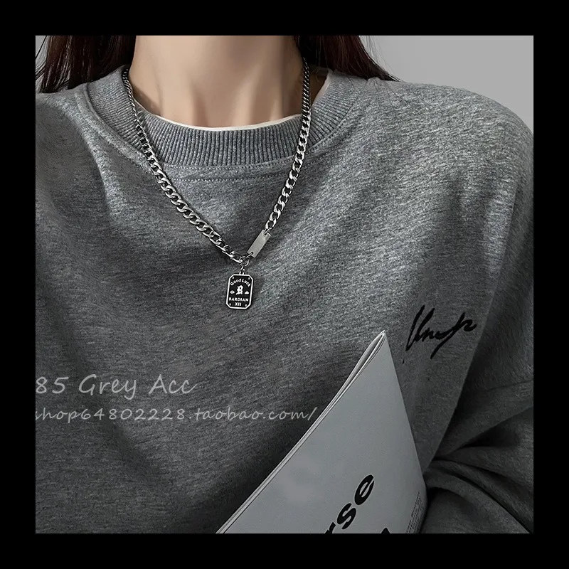 رسالة مربع العلامة التجارية قلادة قلادة المرأة الخريف والشتاء Ins الرياح الباردة سترة سلسلة المتخصصة تصميم الهيب هوب الحلو كول كولا