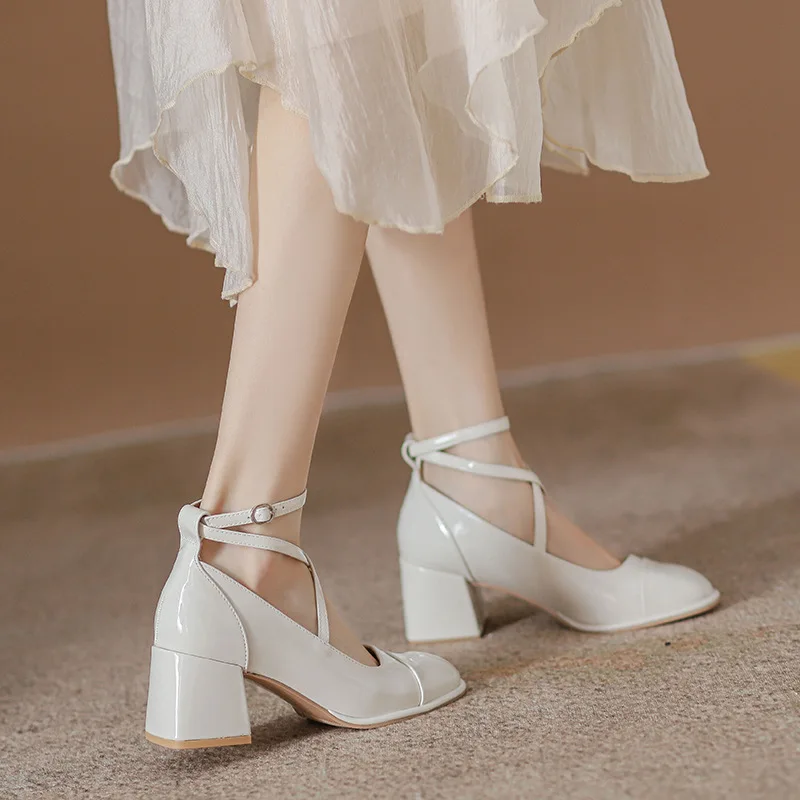Vintage High Heels Mary Jane Shoes for Women 2023 Patent Leather Platform Pumps Woman Metal Chain Thick-Heeled Shoes Female