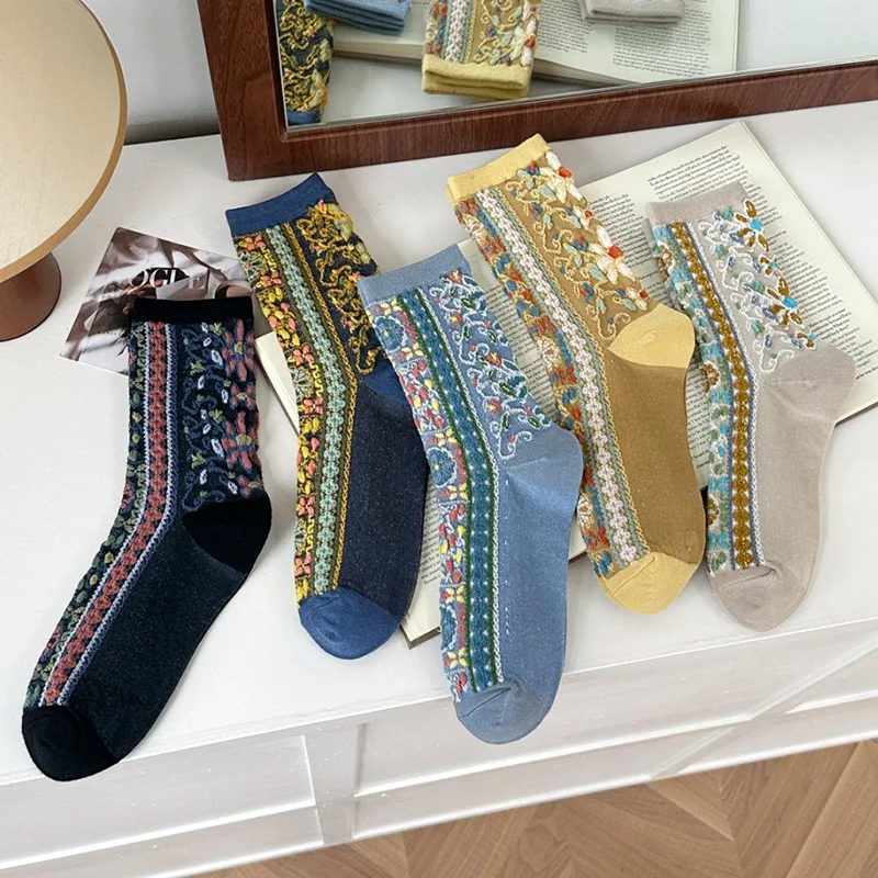 

European American Style Women's Socks Cute Printing Autumn Winter Long Casual Socks Fashion Street Middle Tube Woman Socks