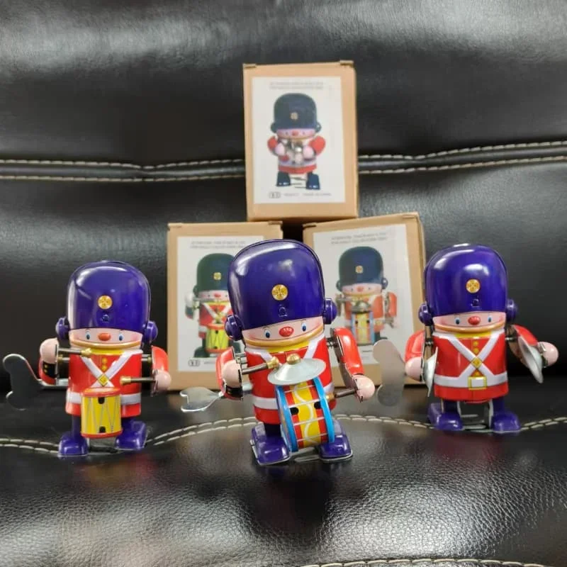 [Engraçado] coleção clássica retro clockwork wind up metal andando estanho latão banda militar robô brinquedo mecânico brinquedos crianças presente