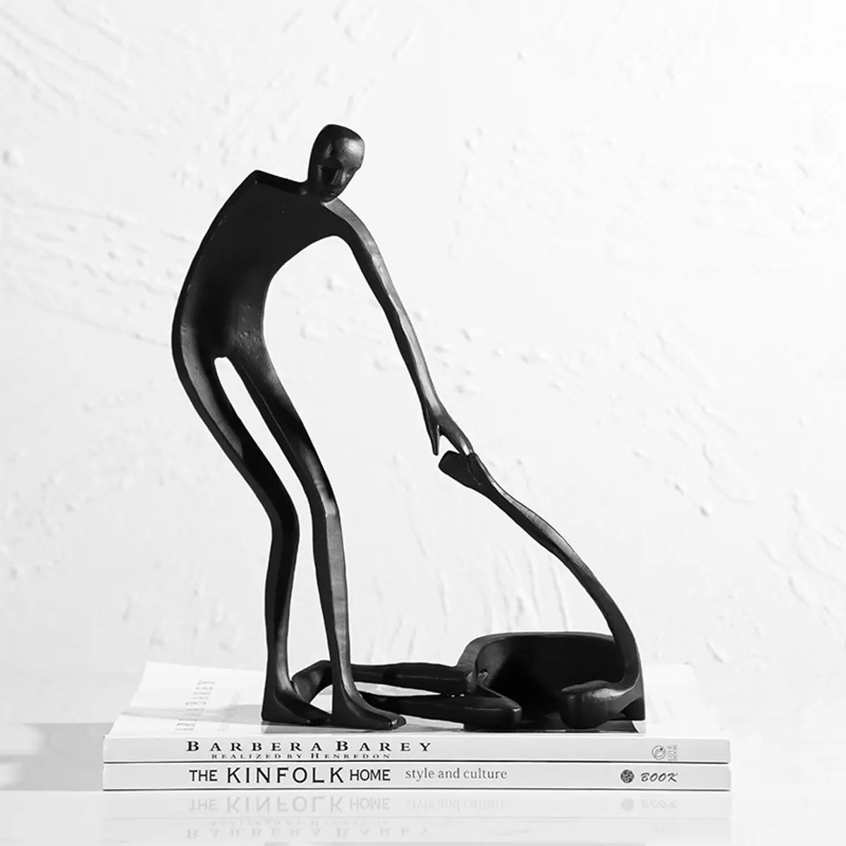 

Wholesale Home Handmade Home Decor Creative Modern Metal Casting Sculpture Home Decor Luxury Ornaments for Shelf Display