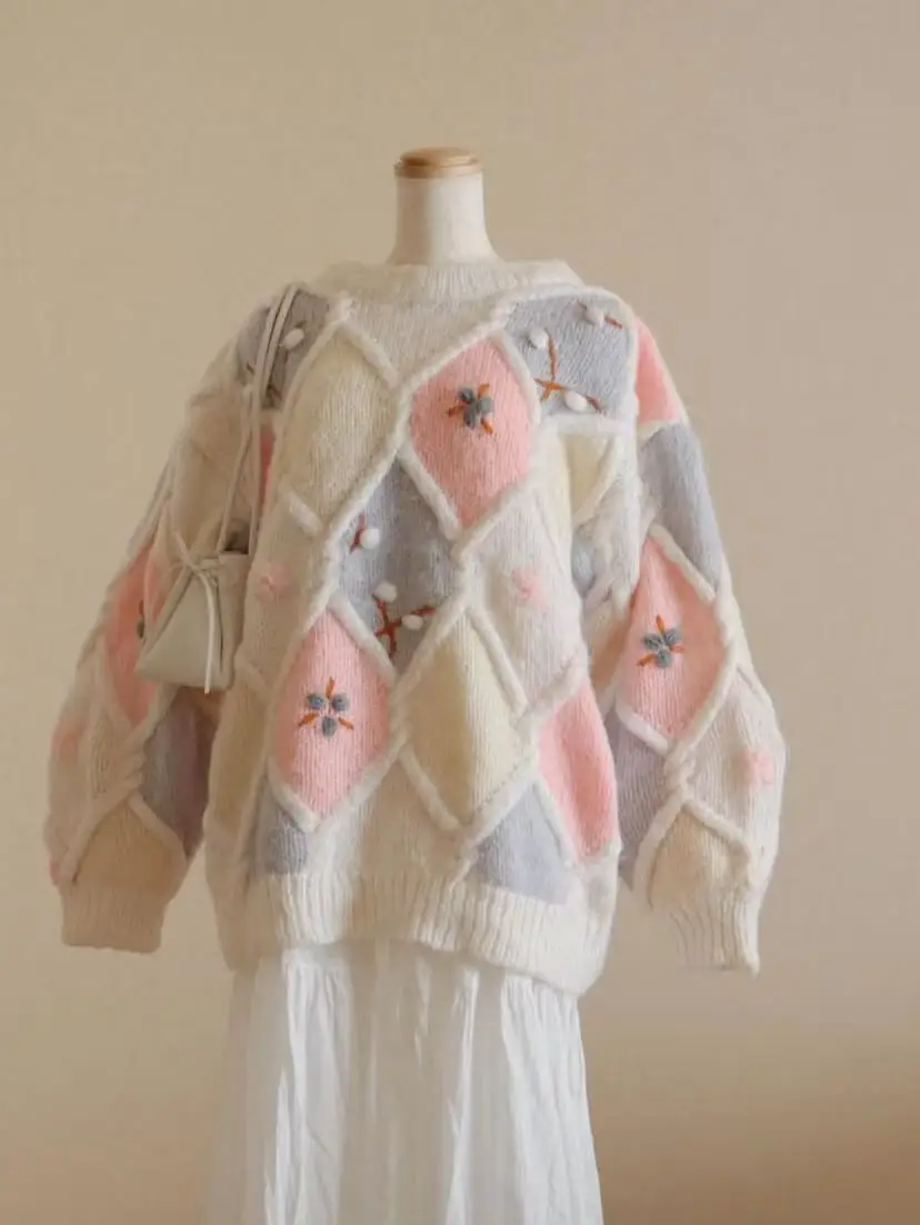 Spring limited edition gentle three-dimensional hook flower loose knit top