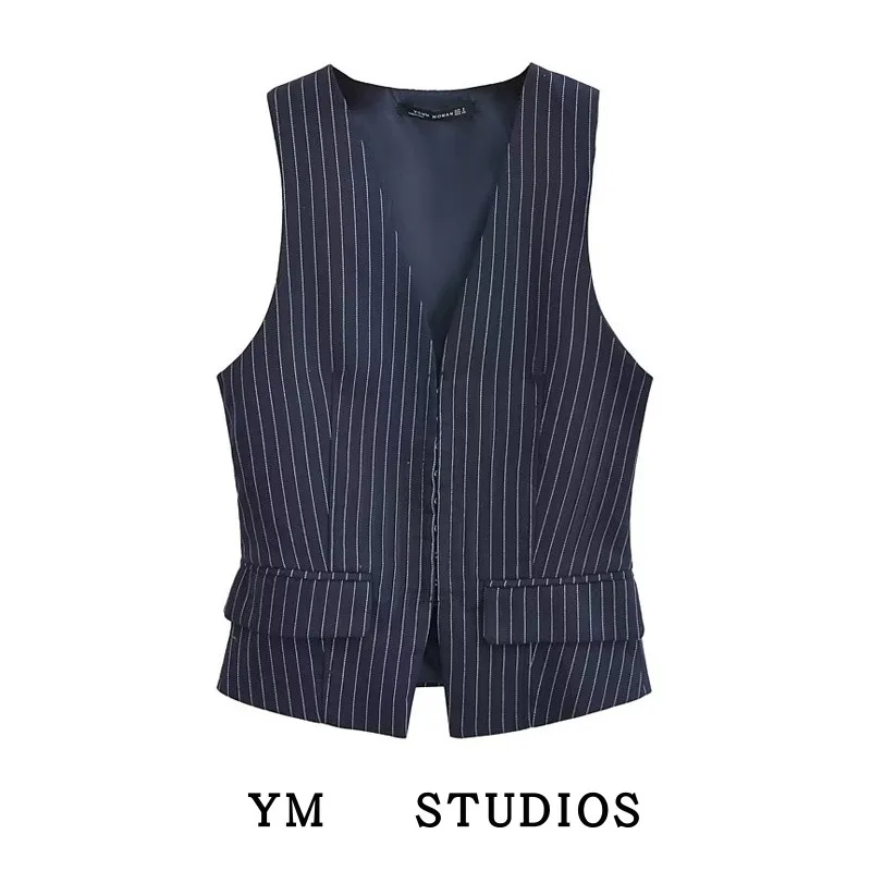 Fashionable Women's V-neck Sleeveless Striped Print Vest Hidden Button Base Shirt Top Design Summer 2023 Regular Length