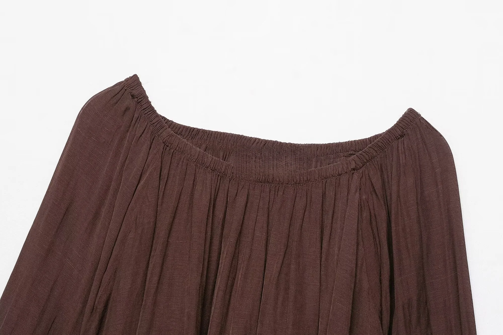 Damska bluzka na jesień 2025, nowa, codzienna, luźna, z odkrytymi ramionami, na jedno ramię, z bufiastymi długimi rękawami.