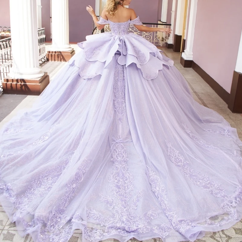 Abiti Quinceanera lucidi lilla chiaro con spalle scoperte Abito da ballo dolce 16 Abito applique in pizzo con perline Tull Abiti da festa di compleanno