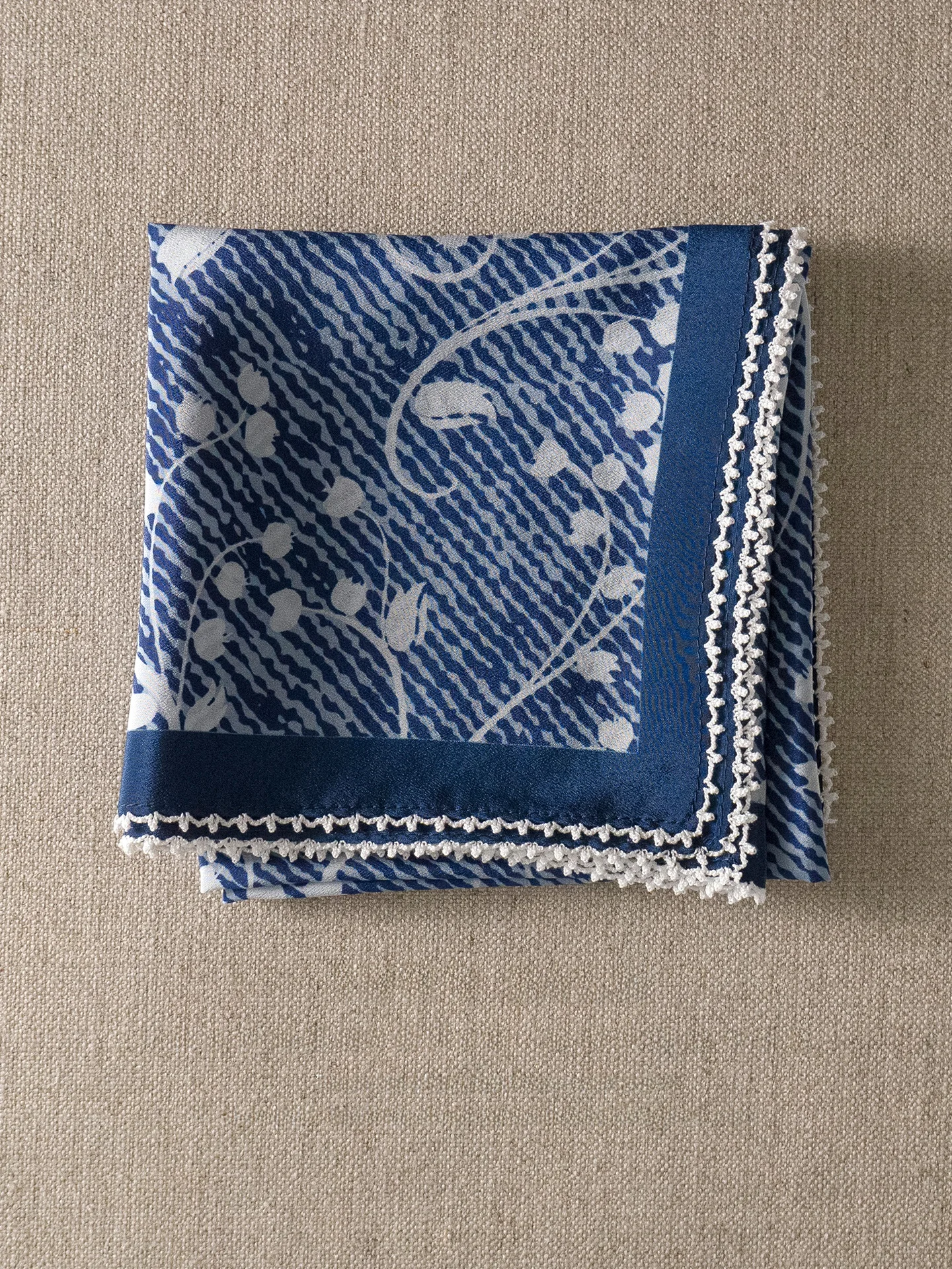 ブルーシルクダブルガーゼスカーフ女性の新しい-2026-秋の首保護スカーフシャツマッチングハイエンドスクエアスカーフネックウォーマー