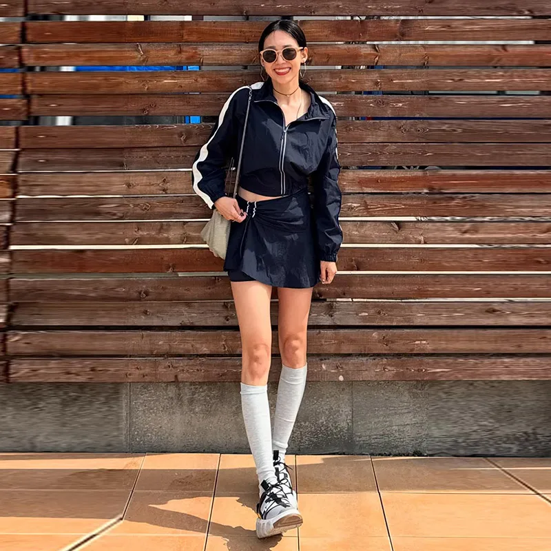 Paneelbesetzte Stehkragen-Oversize-Jacken und Culottes-Sets für Damen – Streetwear-Outfits mit langen Ärmeln, Reißverschluss, lockerer Passform und Shorts mit Kordelzug – Detail 6