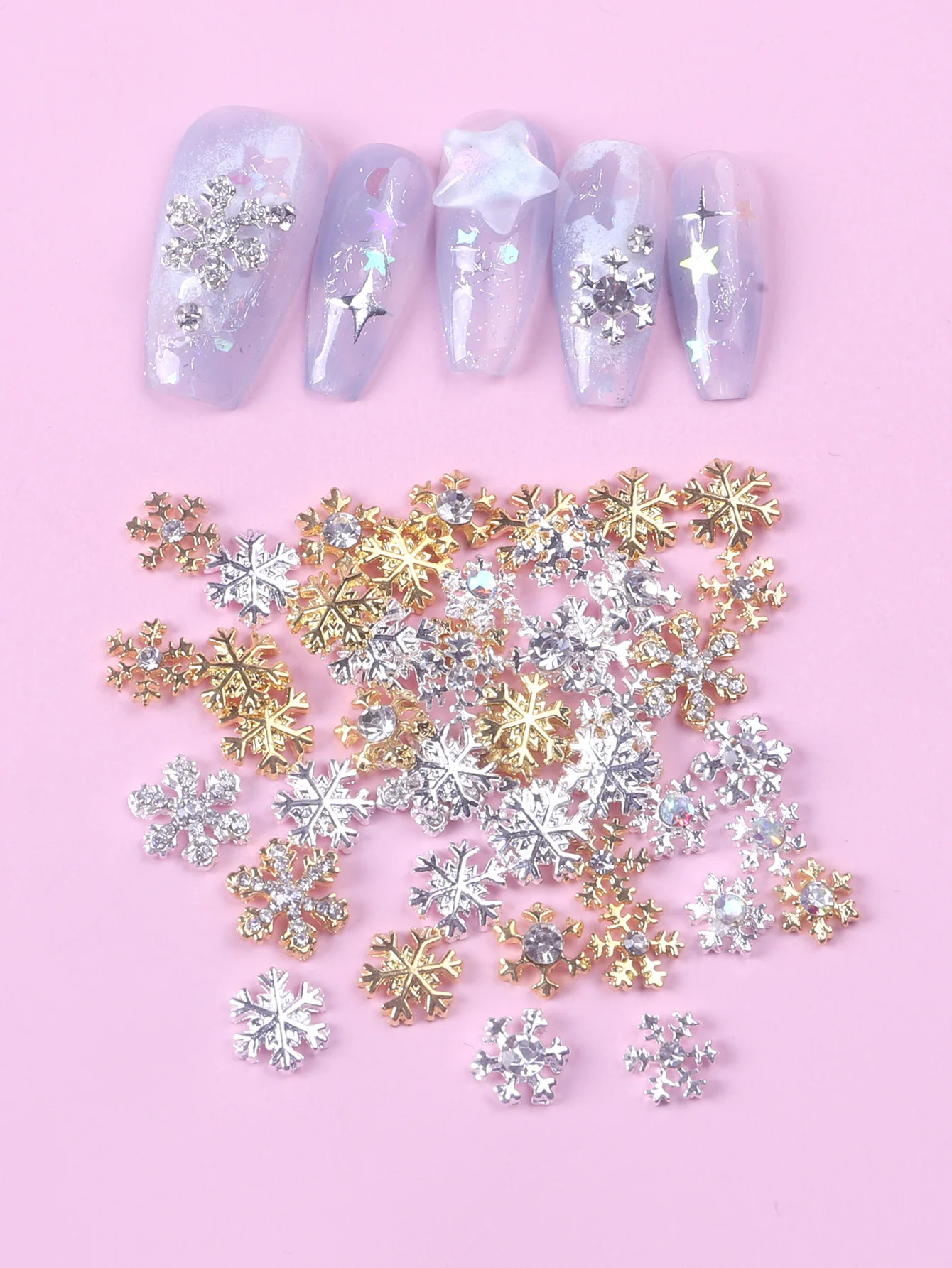 Mix Snowflake liga encantos para Nail Art, prata, ouro, metal decoração das unhas, ano novo 2023, 50pcs