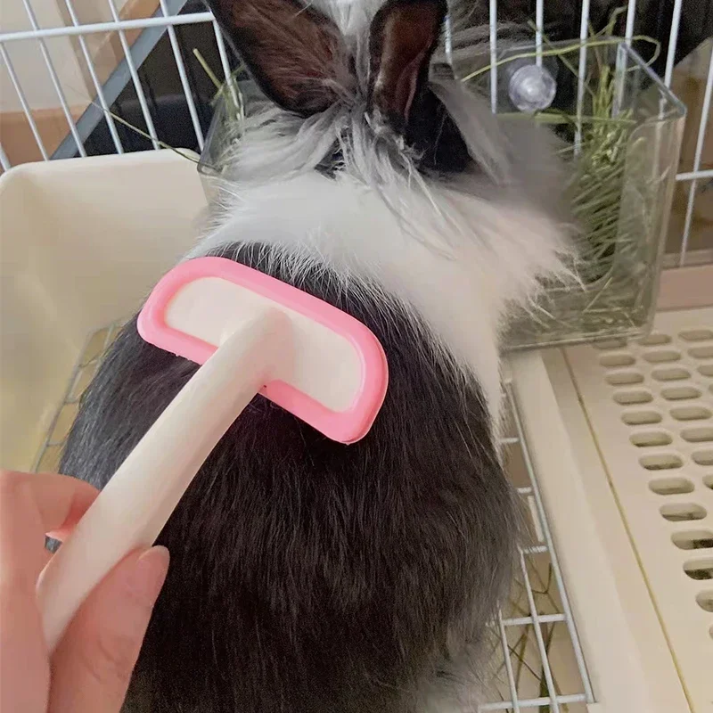 Silicone pequeno animal de estimação coelho pente aliciamento trimmer escova de pele para cobaia chinchila limpeza aliciamento ferramenta acessórios lapin