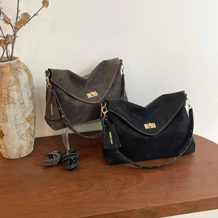 Casual Vintage Matte Crossbody Bag Women's 2026 New Commuter Versatile Single Shoulder Slant Bag Simple Large Capacity Tote Bag