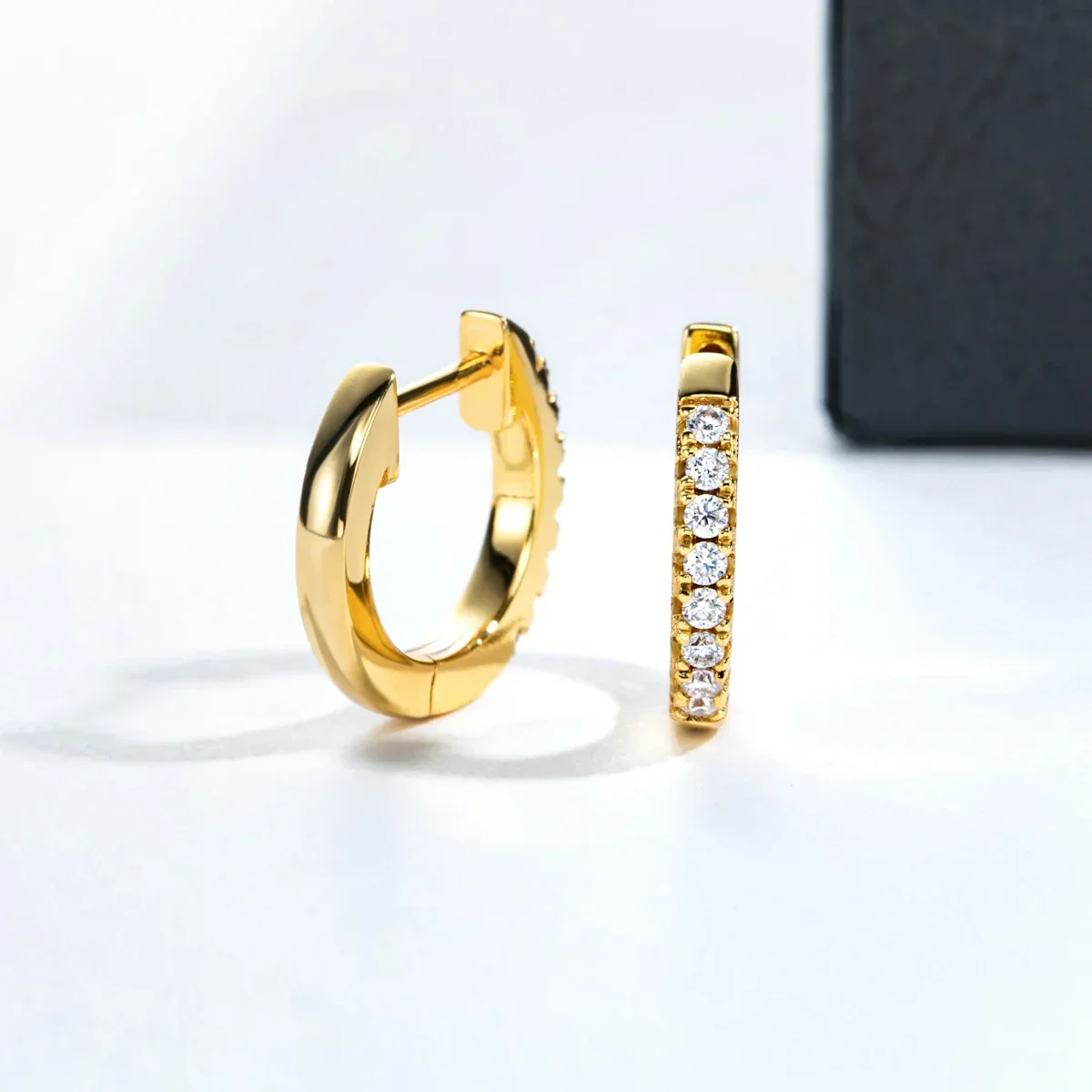 FCGJHW 1.5mm D Color Moissanite Huggie Hoop Earrings With Certificate Yellow Gold Plated Huggie Earring For Women Gifts 2026