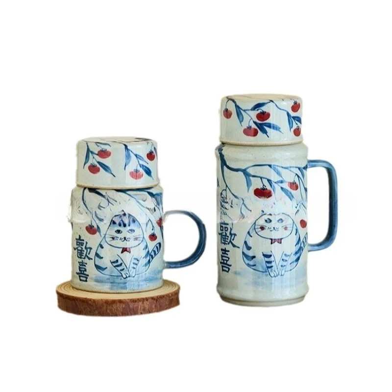 

Jingdezhen hand-painted blue and white underglaze persimmon cat mug with lid thickened large capacity