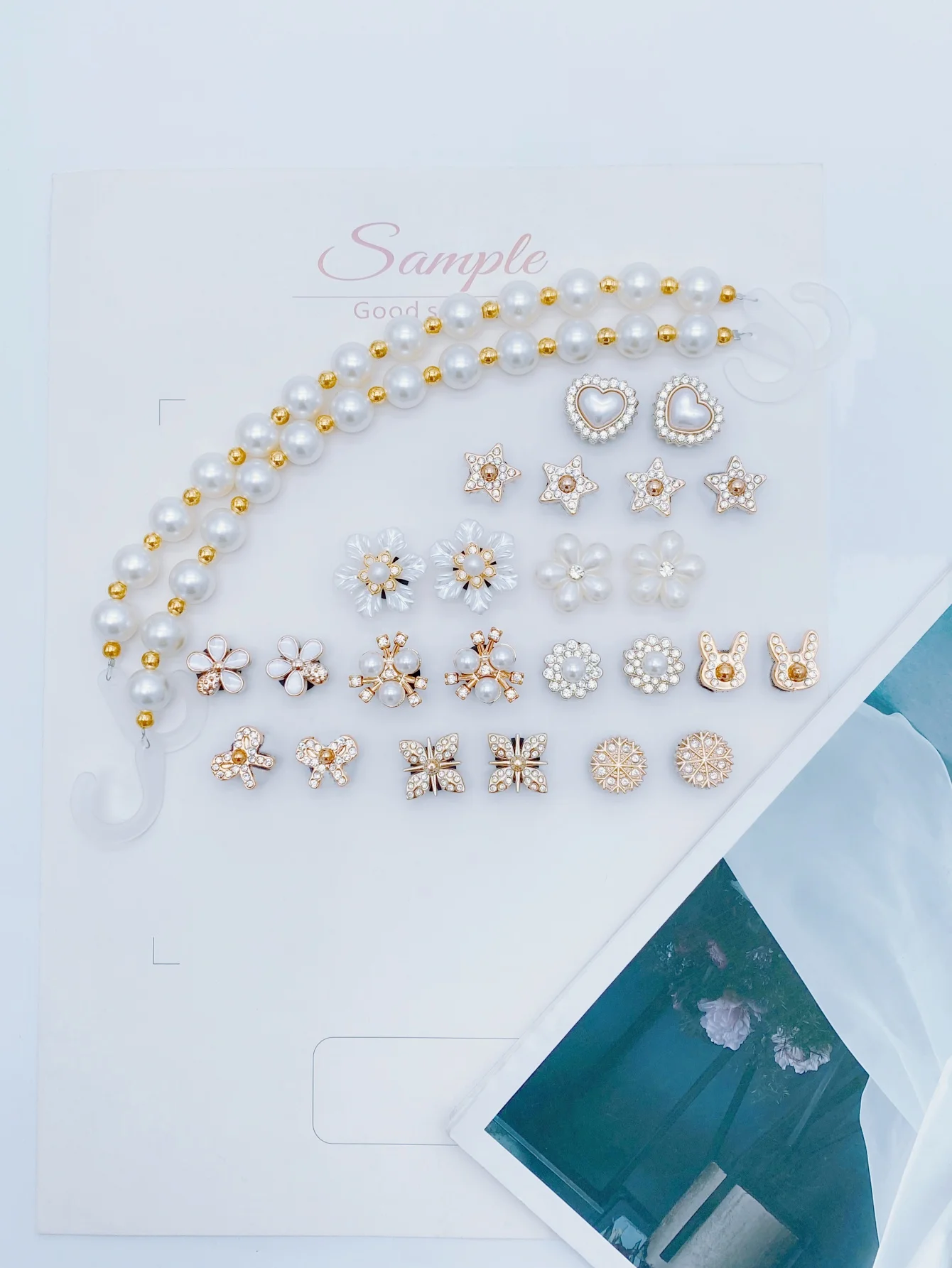 26 حذاء تمساح (زهرة ABS لؤلؤية بستة بتلات، فيونكة، نجمة، أرنب صغير، قلب، إلخ.) الملحقات - سهلة التركيب وقابلة للفصل