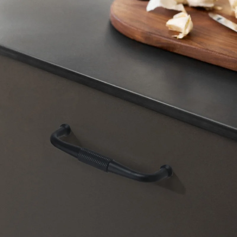 Modern Aluminum Alloy Handles with Luxurious Fluted Patterns for Cabinet Drawers, Wardrobe Doors, and Shoe Cabinet Hardware