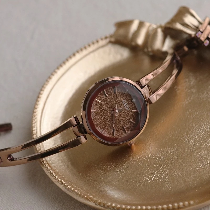 Women'S WatchSmall And Delicate Simple KoreanStyleVersatile And Retro Chain Ladies' Small Dial Bracelet Watch High-End Selection