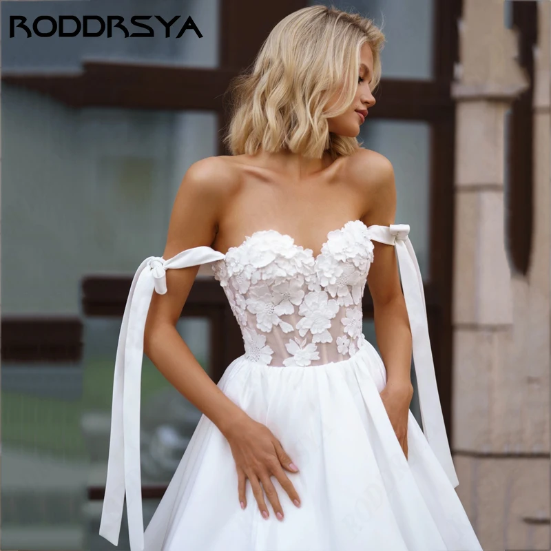 RODDRSYA Mini abito da sposa in raso semplice con spalle scoperte 3D Flower Vestido De Novia Sweetheart Lace a-line festa nuziale su misura Mini abito da sposa in raso semplice con spalle scoperte 3D Flower Vestido De