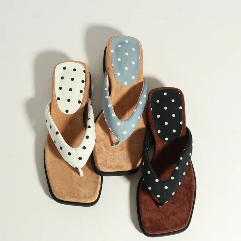 Women's Summer Outdoor Casual Style Black Flip-Flops 2026 New Fashionable Polka Dot Wedge Thick-Soled Toe-Post Sandals