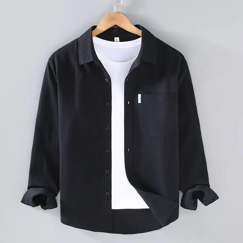 Nowa koszula z długim rękawem na wiosnę i jesień Casual Prosta luźna i wszechstronna modna kurtka Top Jednokolorowa koszula dla mężczyzn