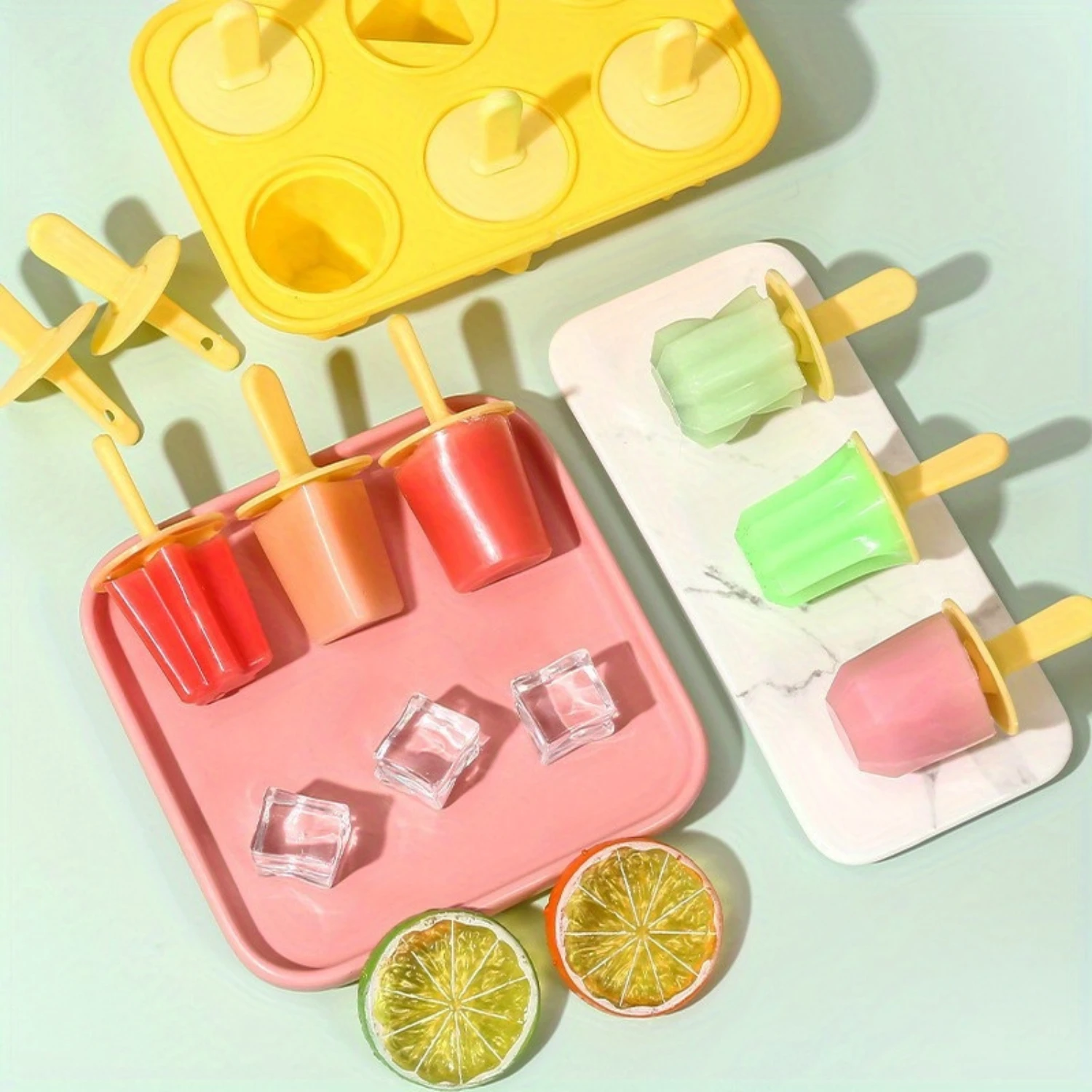 シリコンアイスキャンデー型 6個パック DIY自家製アイスクリームメーカー 簡単に取り出せるアイスキャンデー型 トレイ付き 電気不要 マル