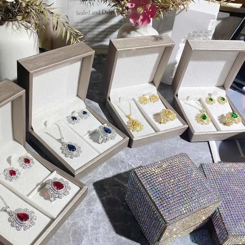 

MDL Муассанит стиль. Осихая девушка ретро комплект женский позолоченный новый темперамент подвески из синего циркония для пожилых людей