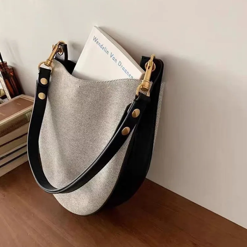 

2026 Fashion New Hand-Bucket Bucket Bag Retro Commuting Design Women's Large Capacity Single Shoulder Underarm Bag Crossbody Bag
