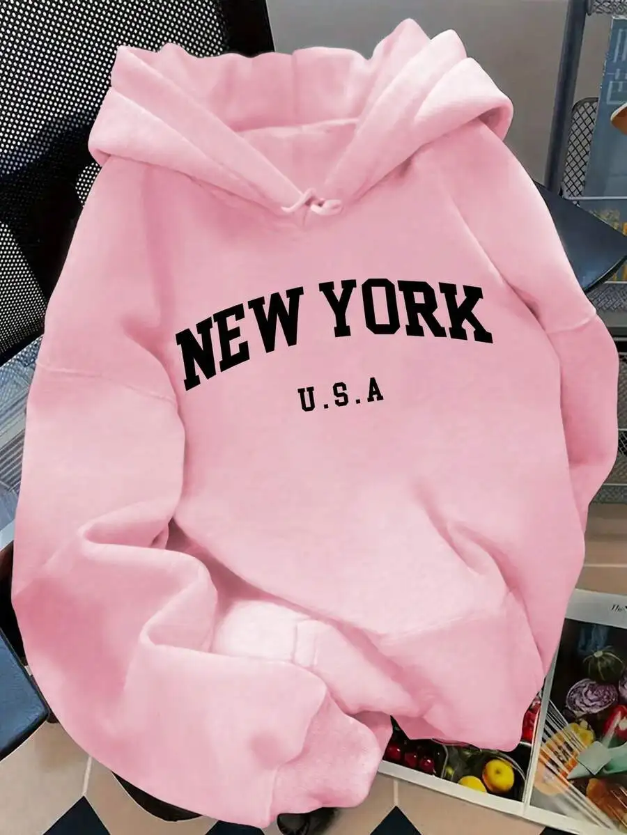 

Розовая толстовка свободного кроя с капюшоном, принтом в виде букв и завязками