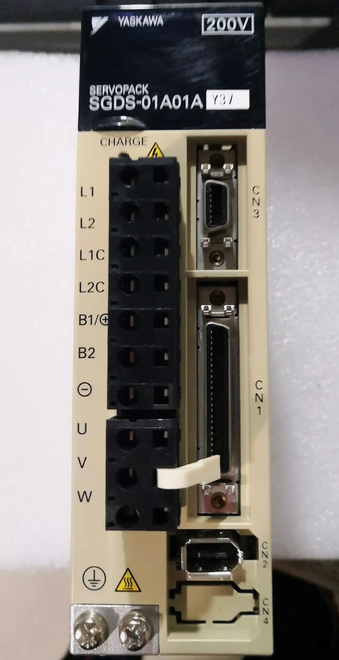 

SGDS-01A01AY37 Brand new Servo Drive，Fast shipping，SGDS 01A01AY37