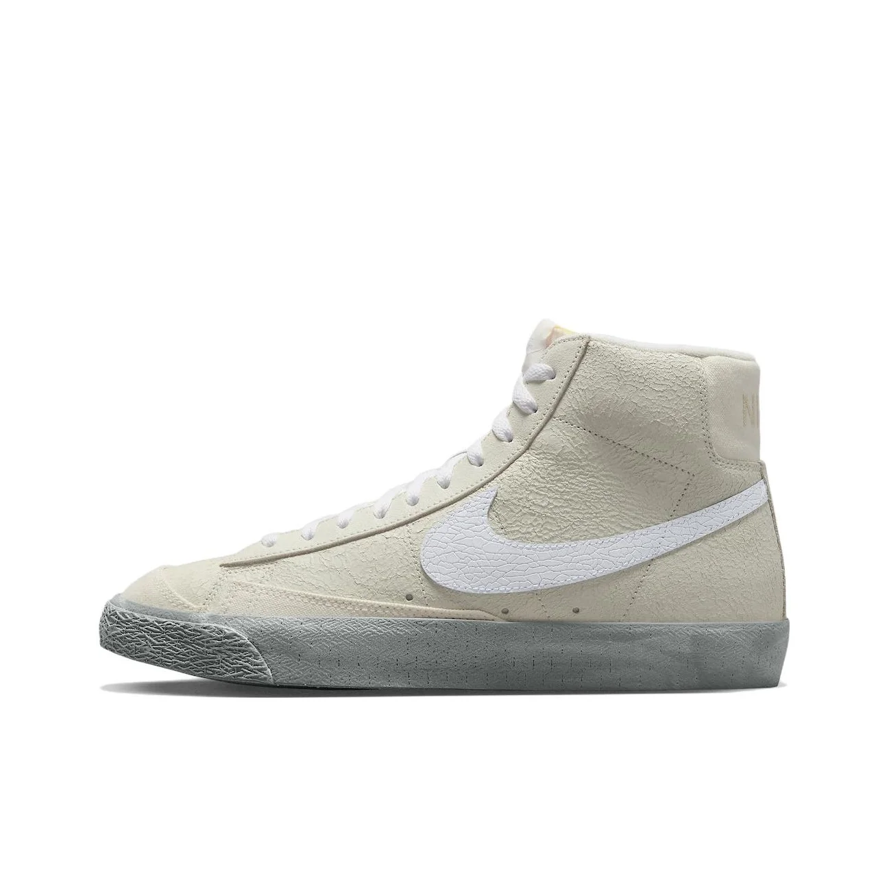

Nike Blazer Mid '77 Emb Summit White Phantom DV0797-100