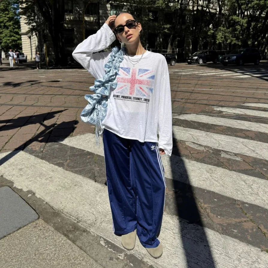 British Retro White Long Sleeve Tee Vintage Grain Union Jack Flag Star Print Soft Washed Cotton Y2K Street Women Top Hip Hop Top