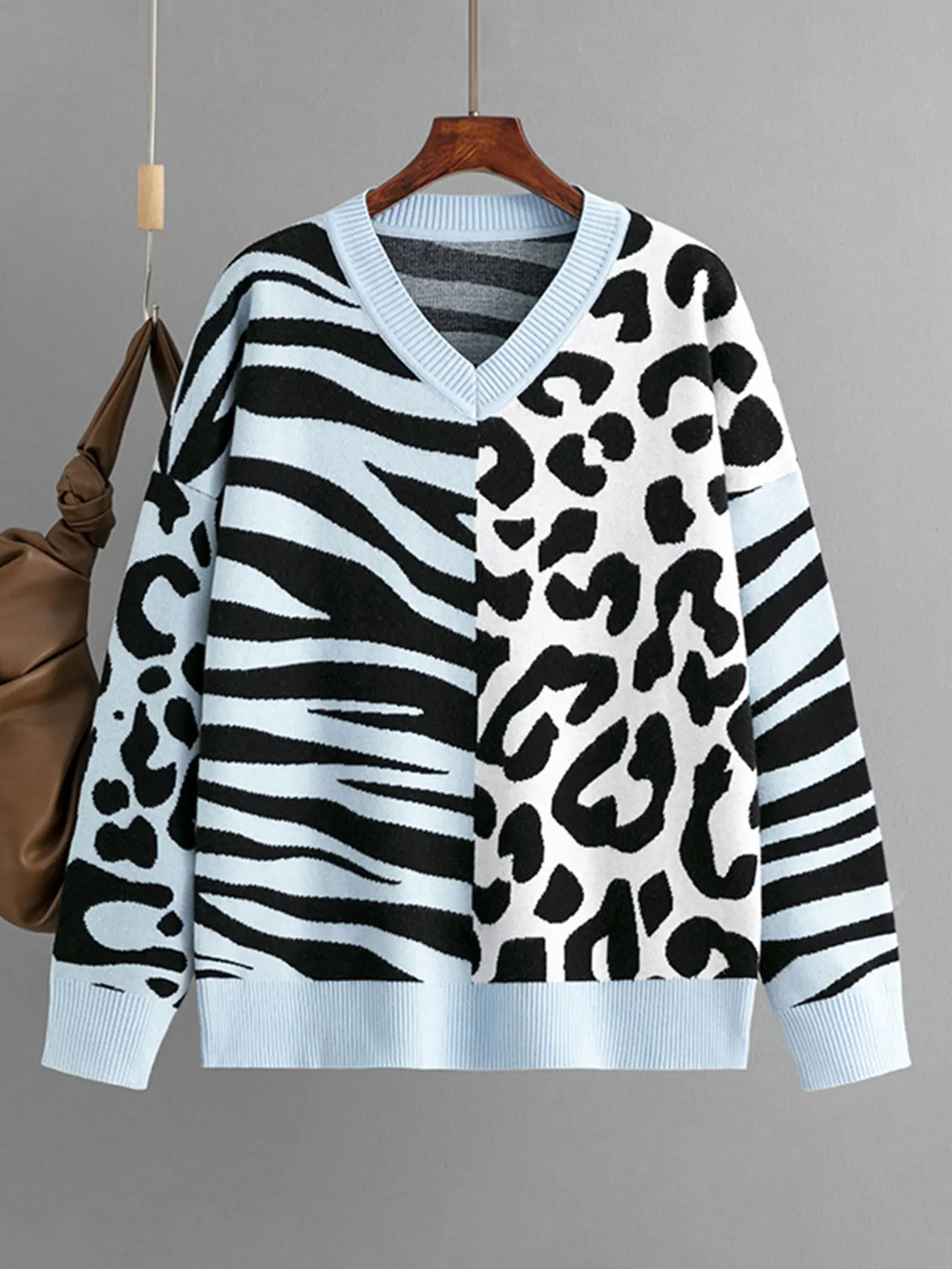 Women's Long Sleeve V-Neck Sweater Zebra-Stripe Leopard Print Stitching Casual Comfortable Autumn Winter Daily Wear