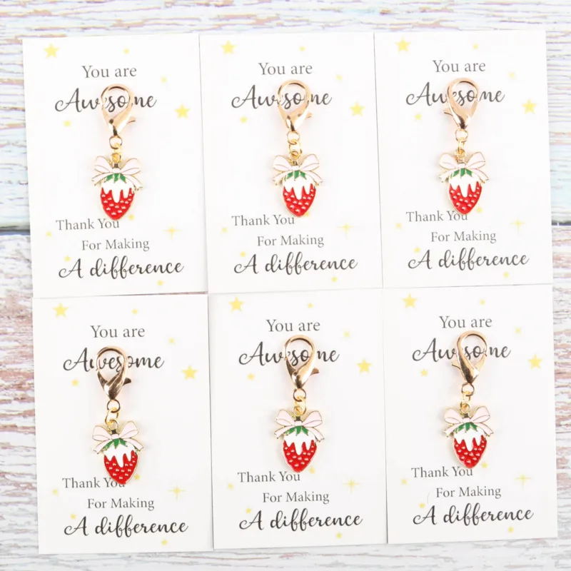 3/6 pièces Porte-clés décoratifs de la série Strawberry Bow à fixer sur ceinture, avec cartes de motivation « Vous êtes incroyable », pour sacs et sacs à dos
