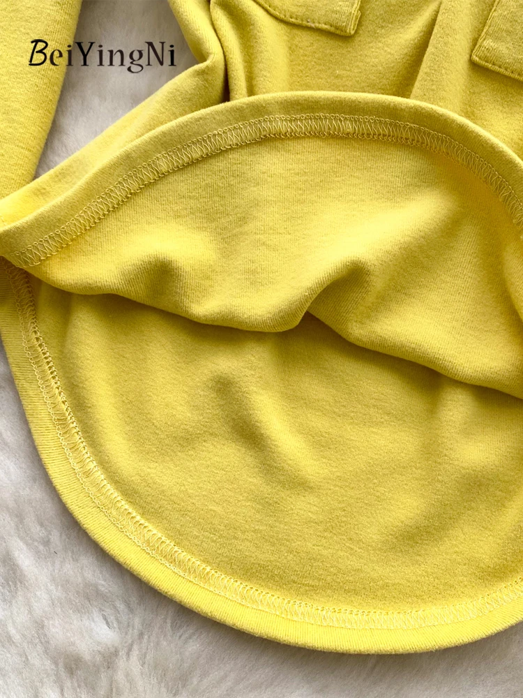 Beiyingni Sexy O-Collo Manica Lunga T-Shirt Donna Tinta Unita Bottoni Sottili Casual Stile Coreano T-Shirt Femminili Y2K Caffè Magliette e camicette