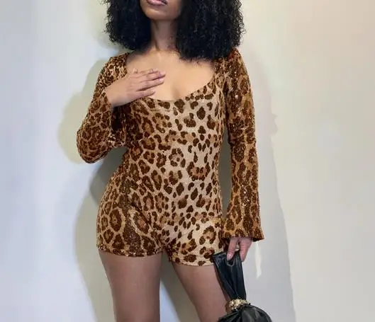 

Women's Jumpsuit 2026 Sexy with Fashionable Personality, V-Neck Leopard Print Sequin Splicing, Long Sleeved Slim Fit Jumpsuit