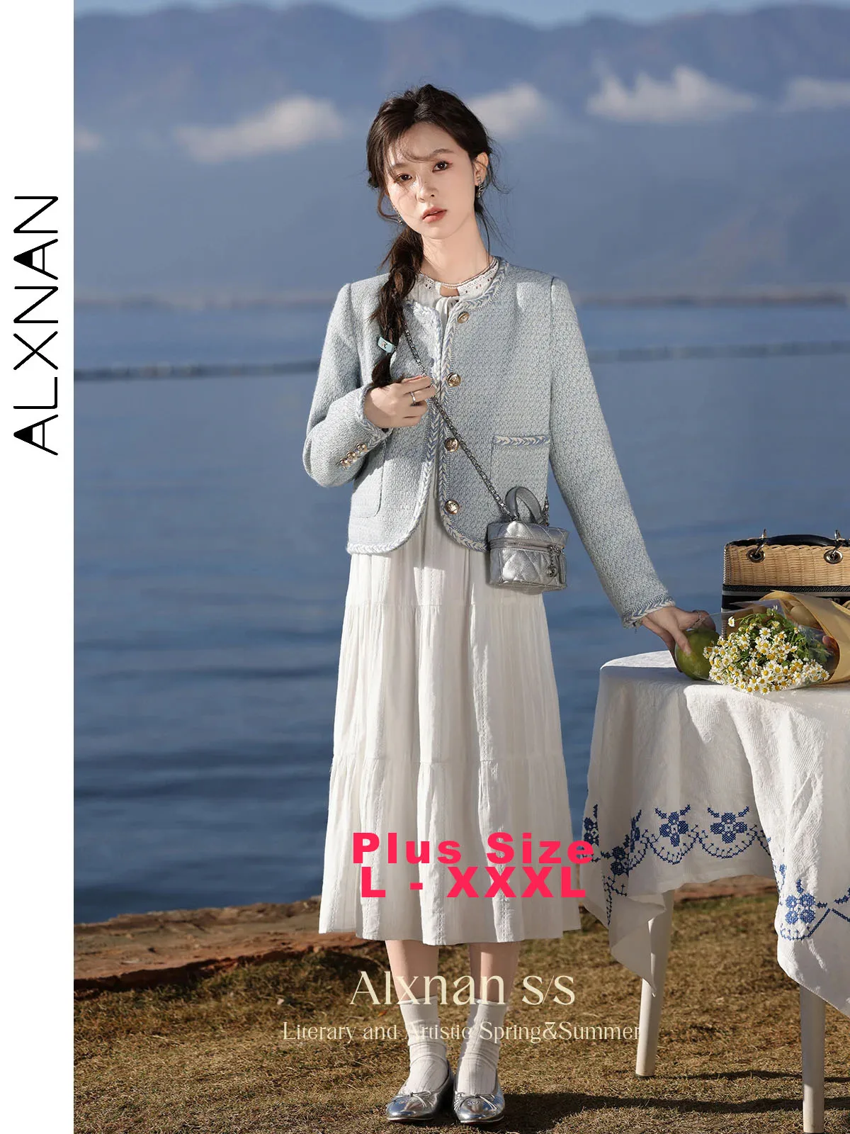 

ALXNAN Plus Size Light Blue Women's Jackets Tweed O-neck Contrast Color Braided Strap Coat 2025 Autumn Winter Female Tops D01710