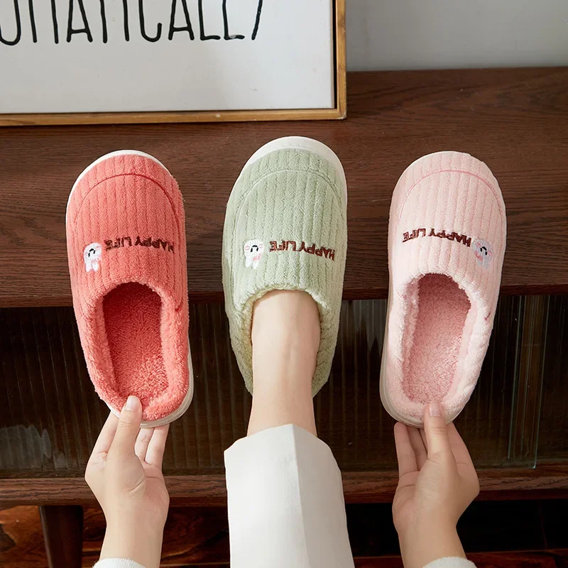 Zapatillas de algodón para mujer, pantuflas de felpa antideslizantes con bonito conejo de dibujos animados para el hogar, cálidas para interiores, para invierno