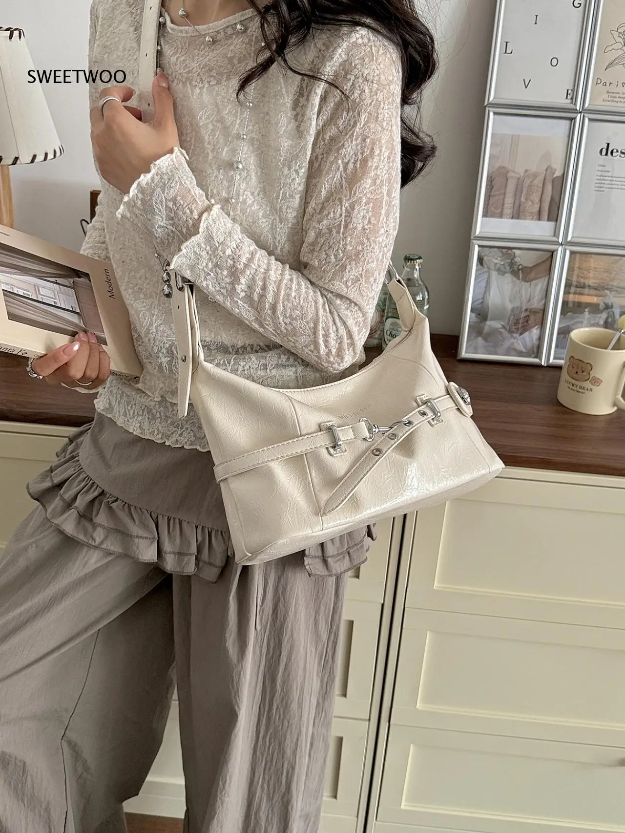 2026 Vintage Distressed Faux Leather Hobo Bag Metal Buckle Ruched Design Underarm Shoulder Bag for Daily Commute
