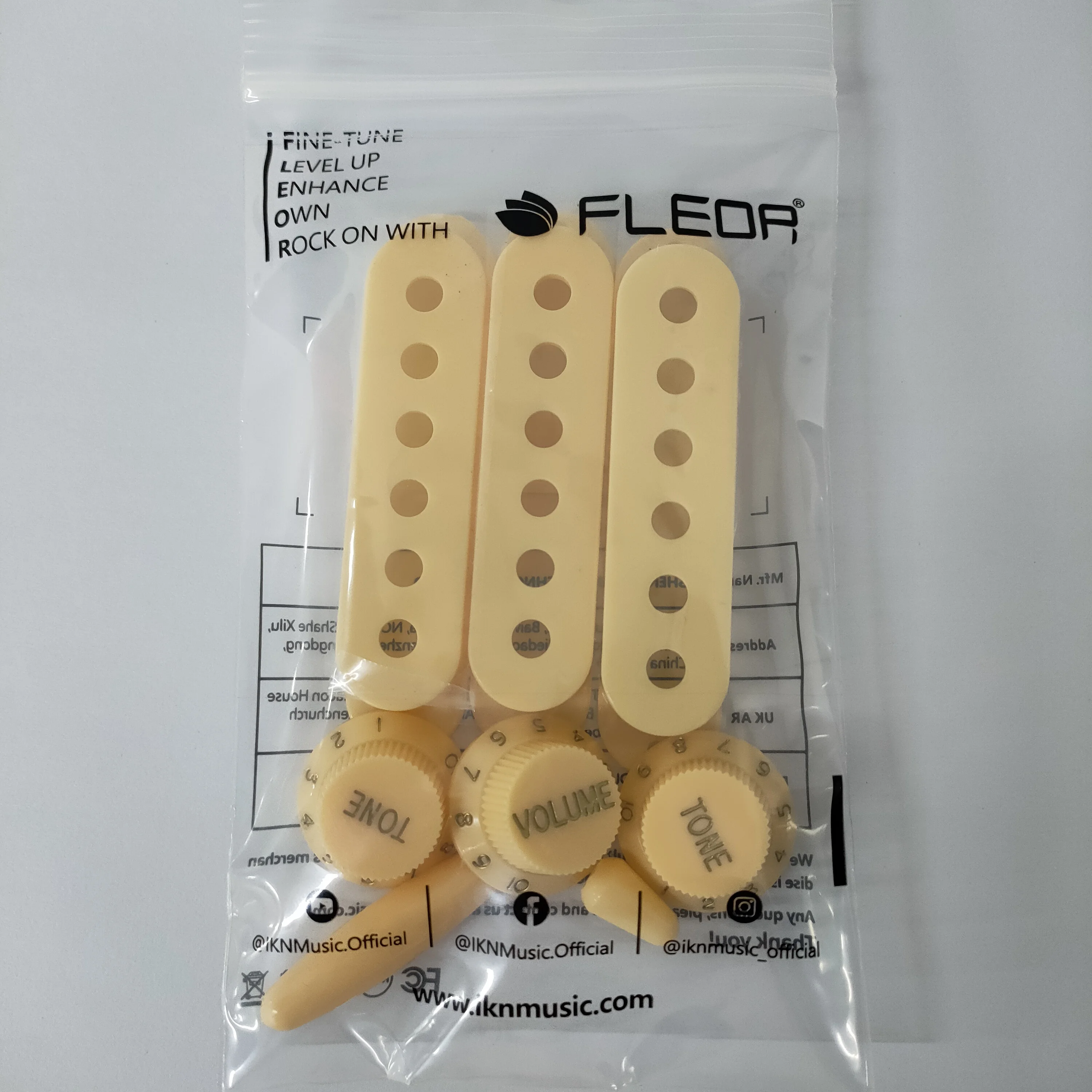 FLEOR Set mit 50/50/52 mm ST Single Coil Gitarren-Tonabnehmerabdeckung, 2 Töne, 1 Lautstärkeregler, Schalterspitzen, SSS-Gitarrenteile – Detail 3