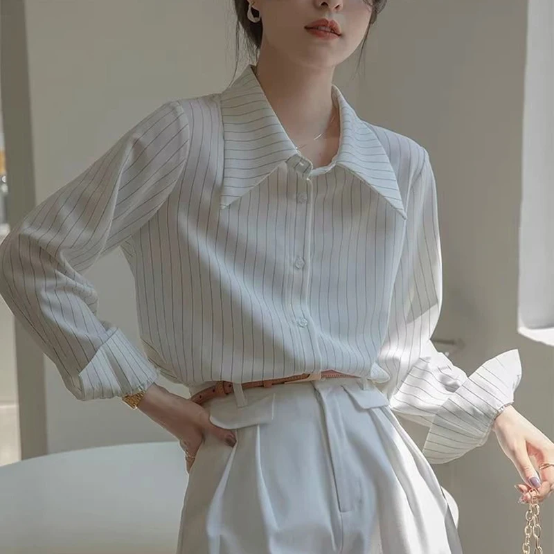 Stripe Women White Shirts Korean Elegant Loose Long Sleeve Female Blouse Autumn New Turn Down Collar Office Ladies Casual Tops