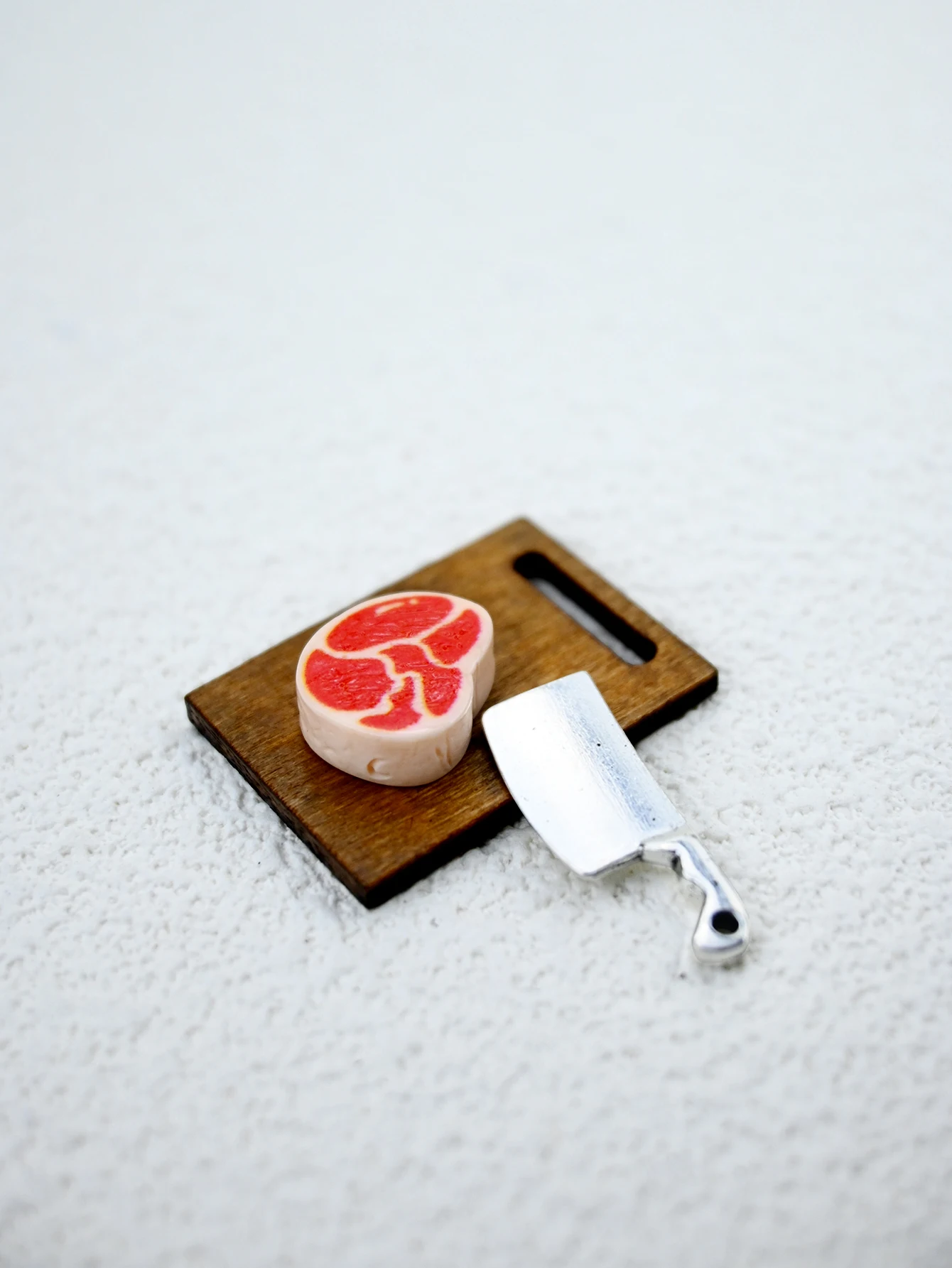 A Miniature Meat Combination Scene Model Ornament on a Miniature Cutting Board, Miniature Knife, Miniature Cutting Board, Miniature Meat, 1:12 Dollhouse Dollhouse, Miniature Food Toys, Photography Props, Miniature Land