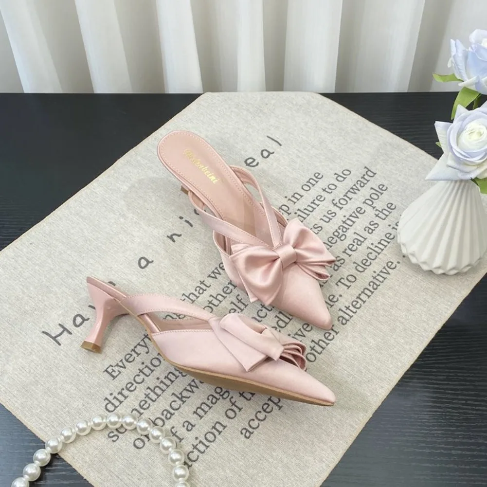 2026 Neue Feen-Stil Rosa Coole Pantoletten für Damen – Französische spitze Schleifen-Hohle High Heels, Halb umwickelte Damen-Slipper für den Sommer – Detail 7