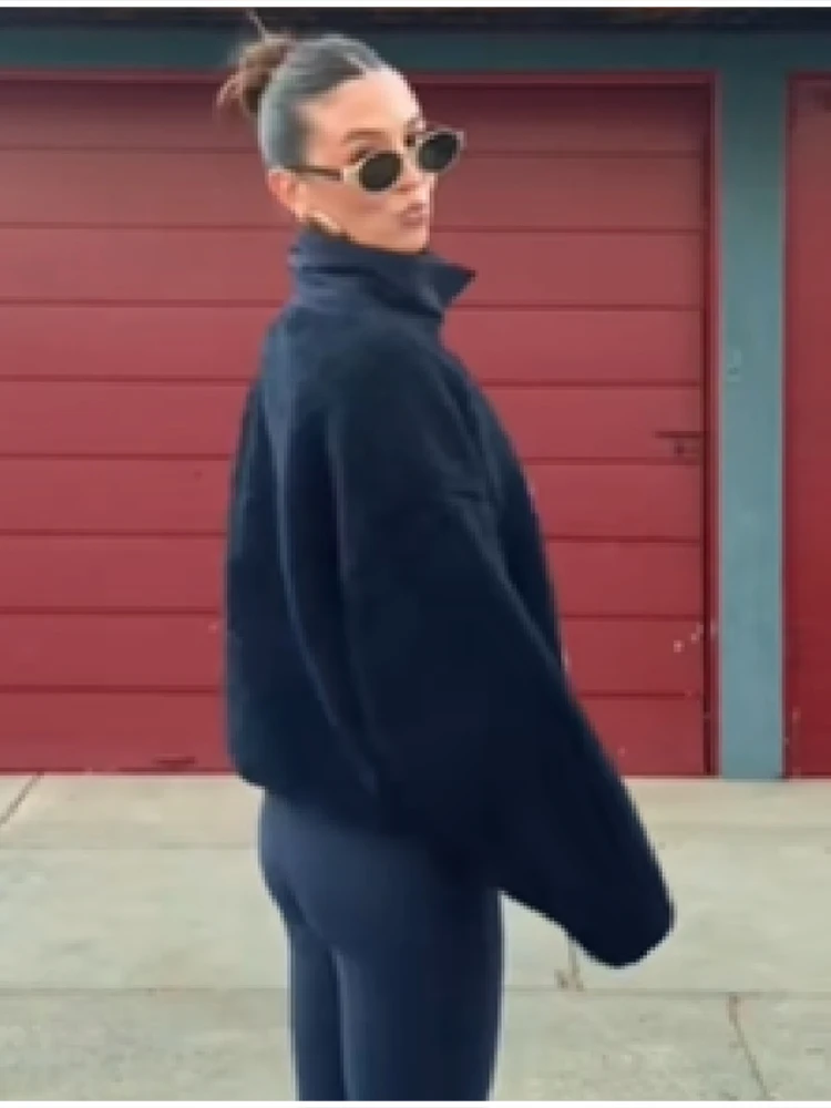 خريف شتاء الكرتون الدب نمط لامب سترة للنساء الوقوف الرقبة طويلة الأكمام سترة فضفاضة 2025 سيدة جديدة الدافئة سميكة الشارع الشهير