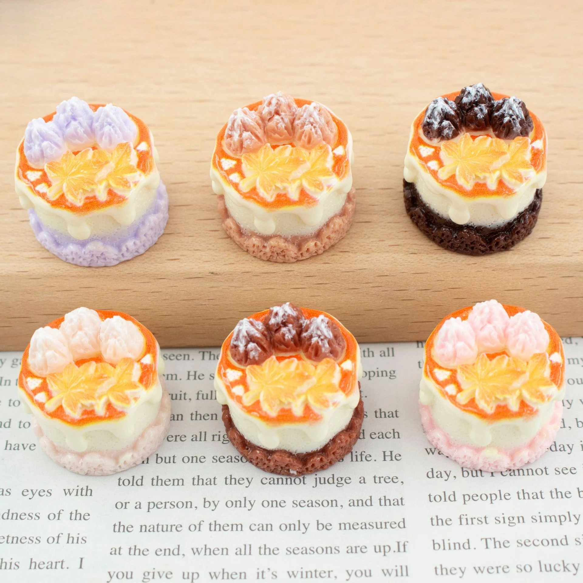 5pcs Mini Maple Leaf Cream Cake Dessert Cake Model DIY Miniatures Scale Resin Doll Accessories Decoration Desktop Decor