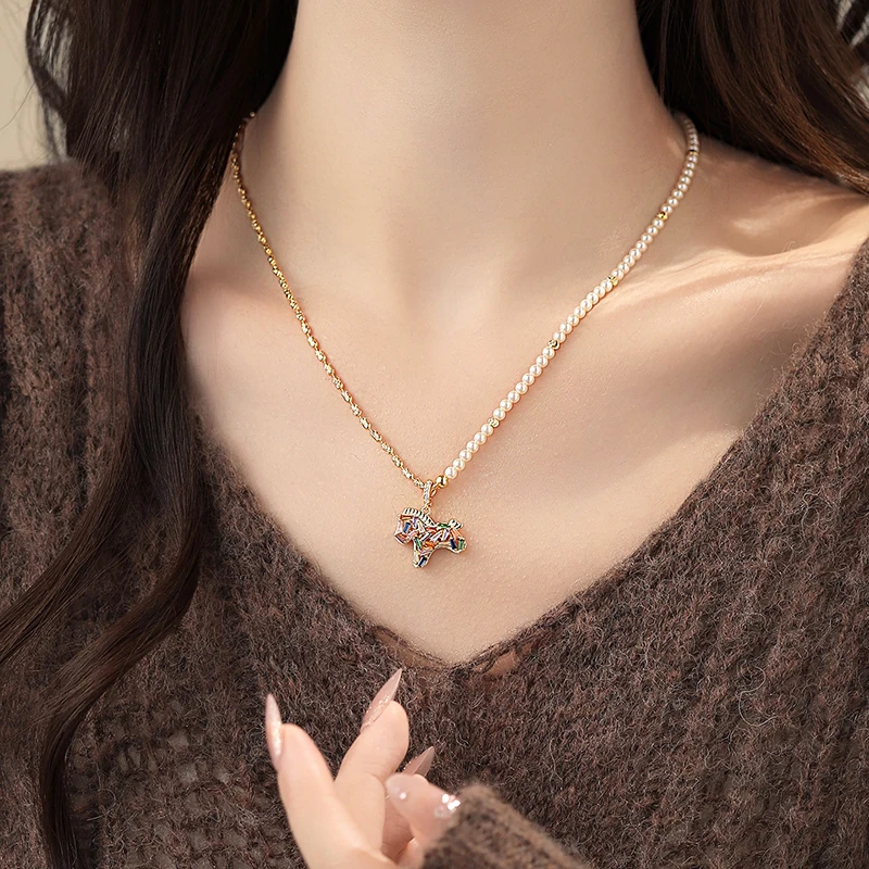 Bunte Zirkon-Pony-Anhänger-Halskette für Damen, Perlen-Metall-Spleißkette, leichter Luxus-Schmuckset, trendiges Schlüsselbein-Accessoire – Detail 15