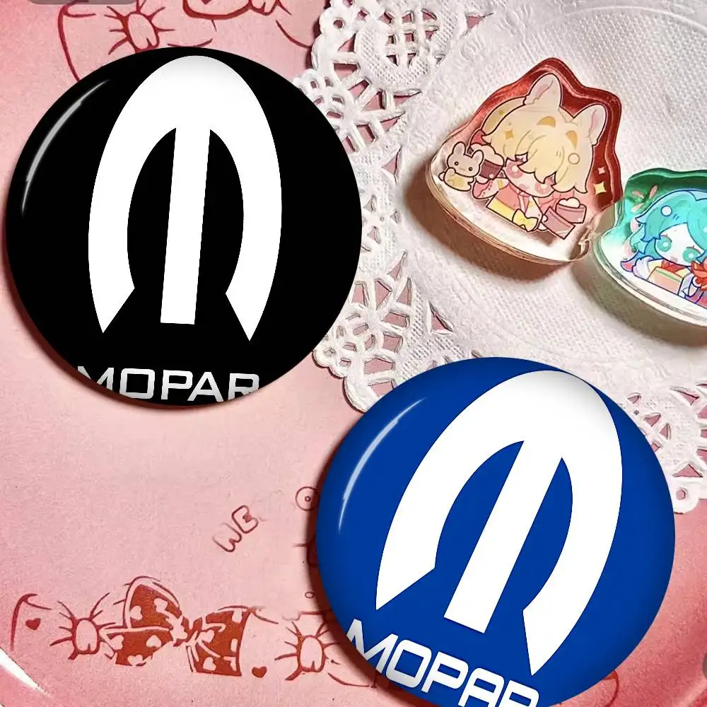 M-MOPAR Photo Brooches Creative Round Badge Gifts Pins 32/44/58mm
