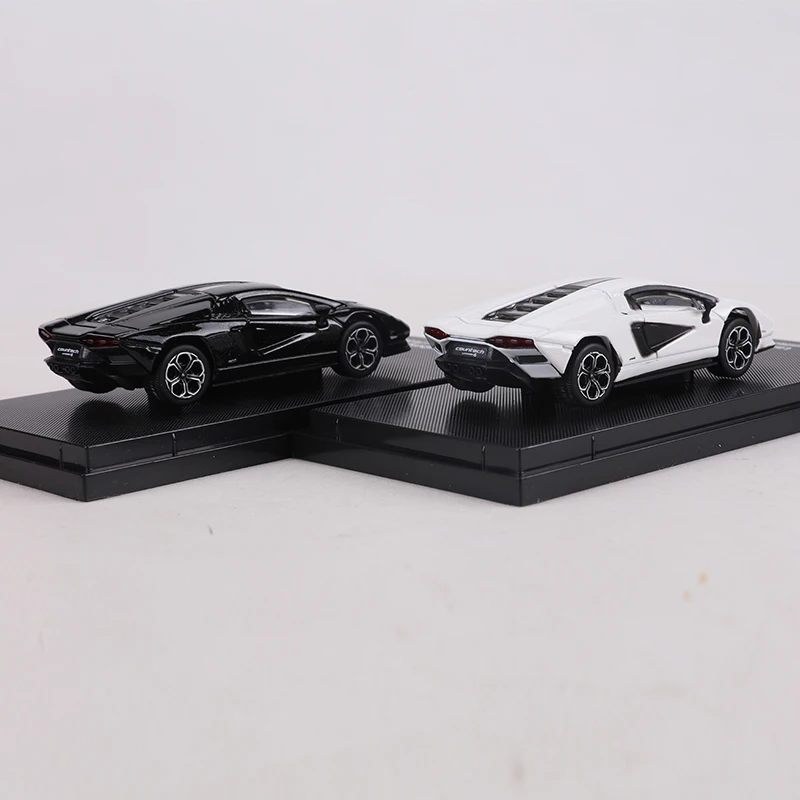 Burago 1:64 Lamborghini Countach LPI 800-4 Alloy Model Car view 3