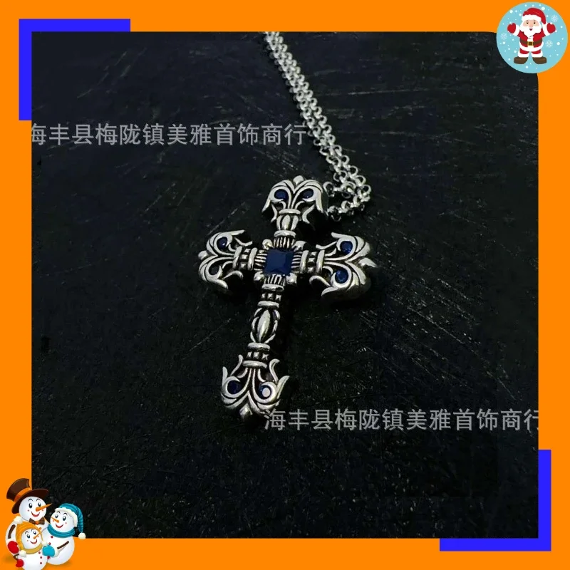 New Crowe Flame Cross Old Retro Pendant Men and Women Personality Hipster Army Flower Necklace Accessories Blue Diamond Pendant