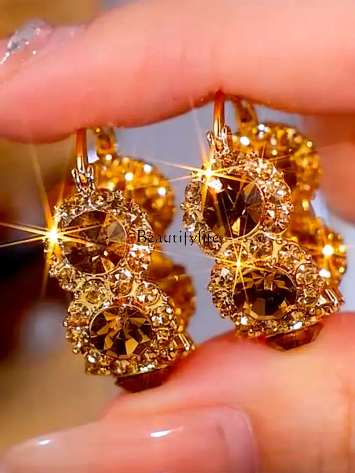 

2024 new high-end coffee-colored zircon retro earrings full of diamonds, super flash Hong Kong style light luxury earrings