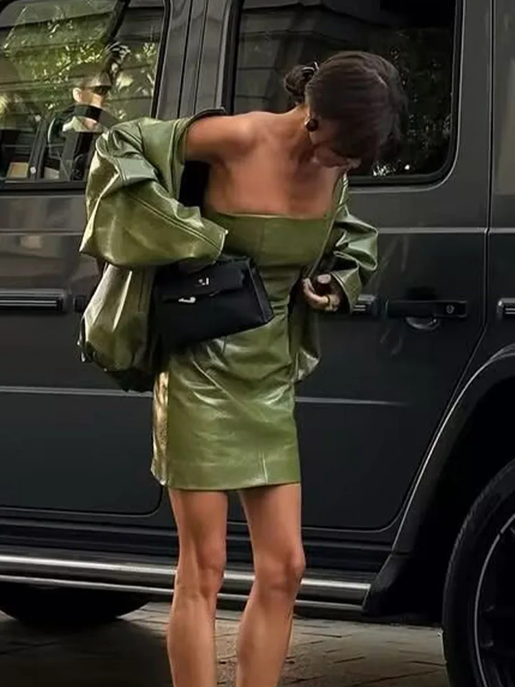 Damskie wiosenne komplety modowe: gładka sukienka mini bez ramiączek, bez rękawów i z odkrytymi plecami + krótkie kurtki z długim rękawem, kołnierzykiem i zamkiem błyskawicznym.