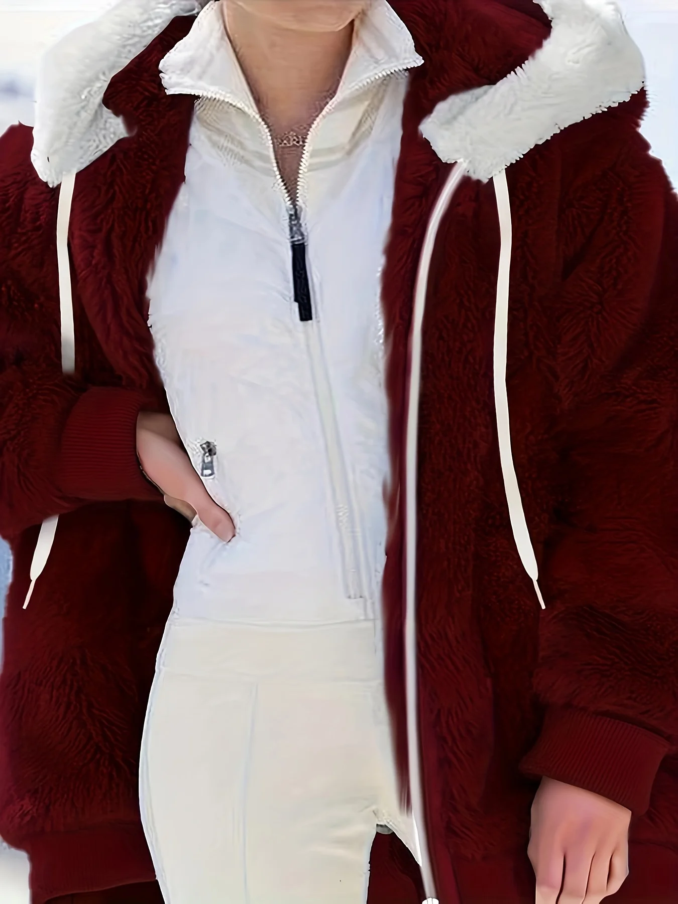 Große Winterjacke im neuen Stil aus Fleece mit lockerem Reißverschluss und Kapuze in reiner Farbe für Damen. – Detail 4